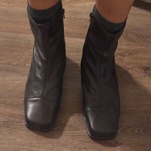 Elegant Black Ankle Boots